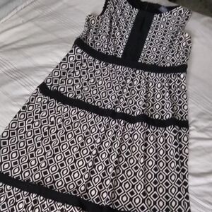 Chaps Black and White Geometric Maxi Dress